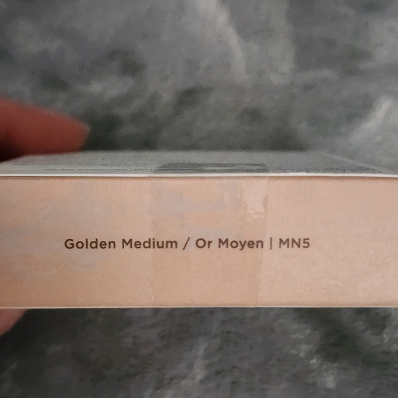 PUR 4-in-1 Pressed Mineral Makeup Broad Spectrum SPF 15- GOLDEN MEDIUM MN5 - Picture 9 of 10